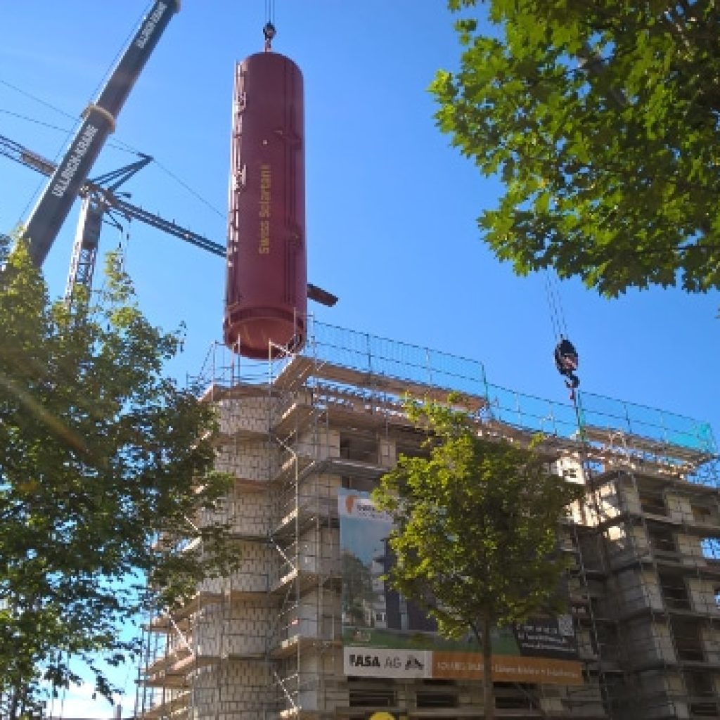 Speicher beim Einbringen ins Solardomizil