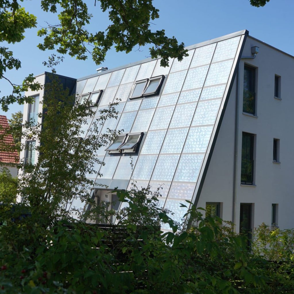 Aktivsonnenhaus Mehrfamilienhaus - Heizen mit der Sonne